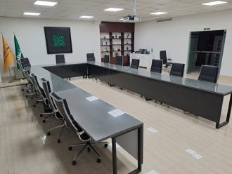 میز کنفرانس مدرن