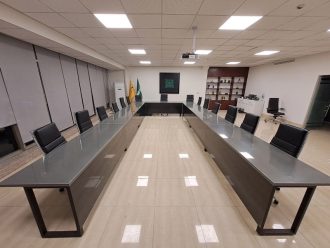 میز کنفرانس مدرن