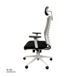 صندلی M 118 از زاویه نیم رخ