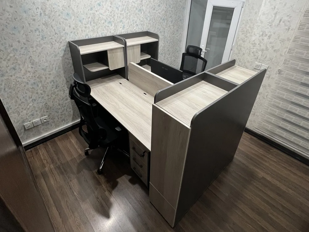 میز دو نفره شرکت-نرم-افزار-آتی-سان-13